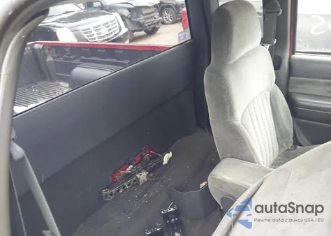 2002 Chevrolet S-10 Ls z USA, uszkodzony, nr VIN 1GCDT19W428230487